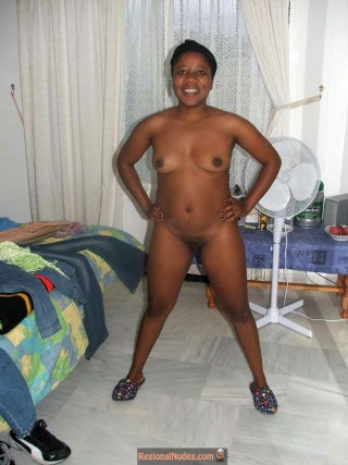 Candid Nigerian Housewife Naked at Home