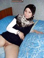 Islamic Turkish Woman Revealing Pussy